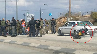 הקטנוע בזירת הפיגוע