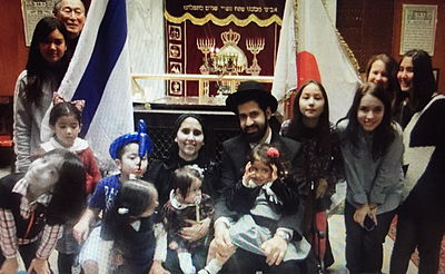 מסביב לעולם: צפו בילדי יפן שרים "מעוז צור"