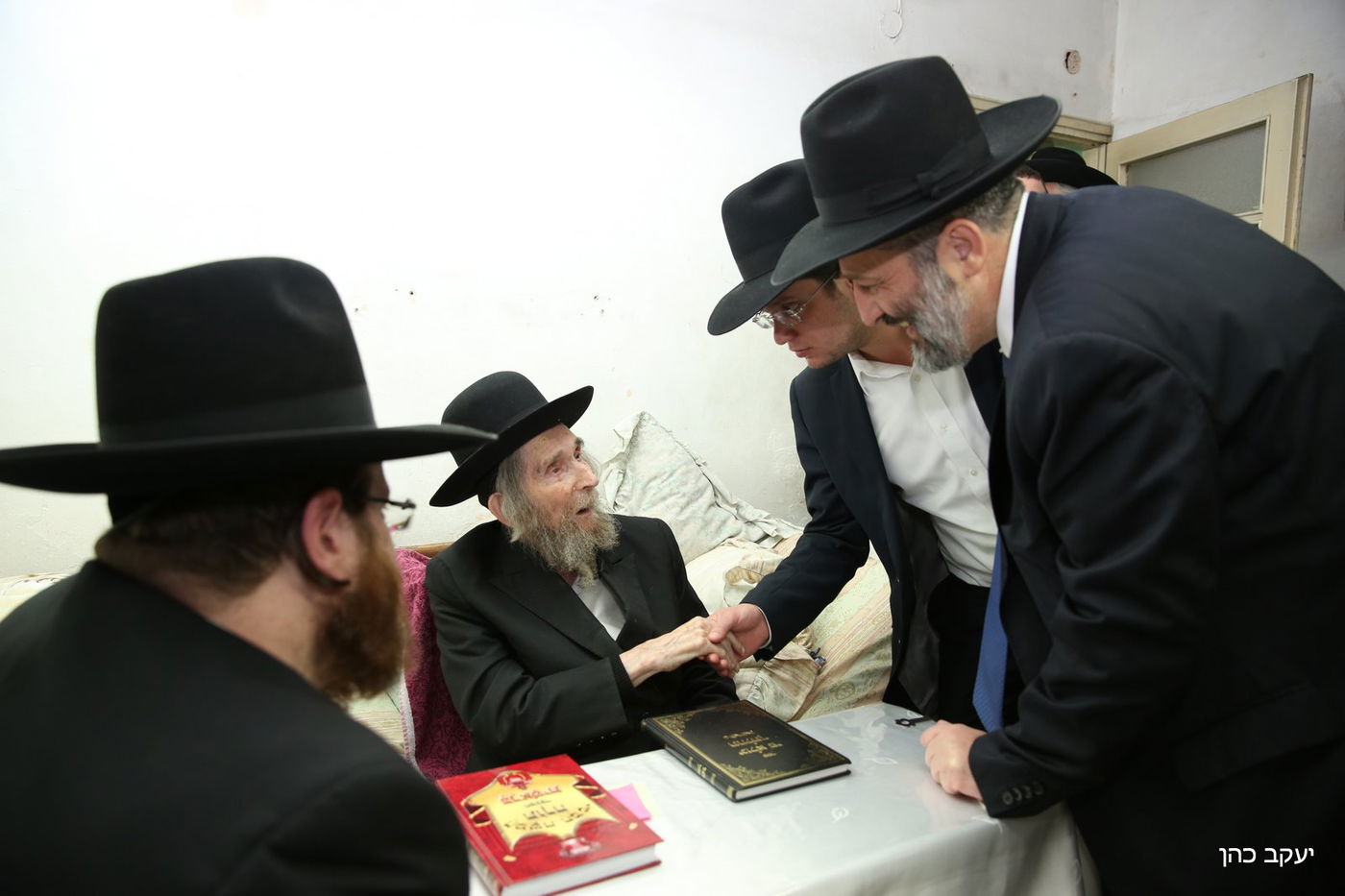 אריה דרעי הזמין את גדולי ישראל לחתונת בתו