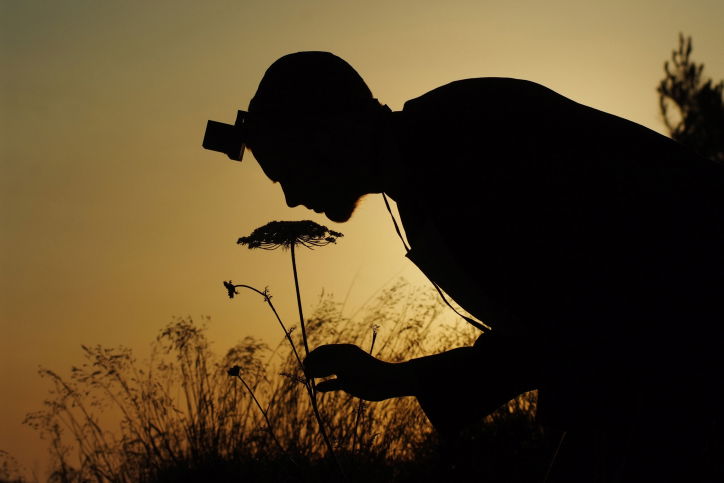 "לא נתנו לעצורים להניח תפילין ולהדליק נרות חנוכה"