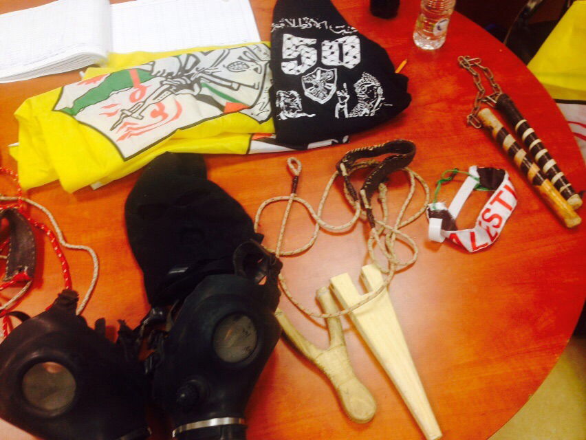 חשודים ערבים נעצרו עם נשק, אמל"ח, סמים וציוד צה"לי