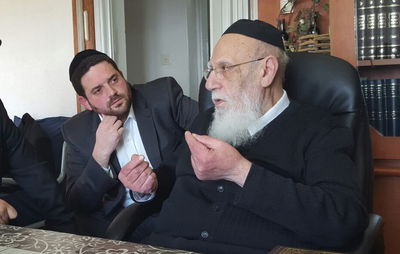 במעונו של ראש הישיבה הגר"ש כהן, הבוקר