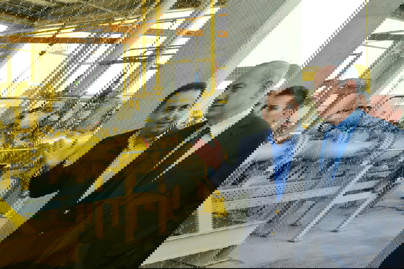 צפו: רה"מ נתניהו בסיור במתקן קליטת הגז בנאות חובב