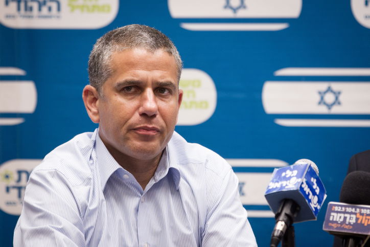 ינון מגל בבית הכנסת: "טעיתי, חטאתי. לא אפגע יותר באשתי"