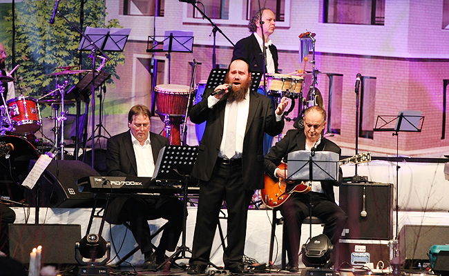 תיעוד מציריך: הרבנים הניחו אבן פינה לחיידר