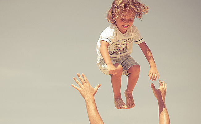 למה אנחנו מסתירים מהילדים שטוב לנו?