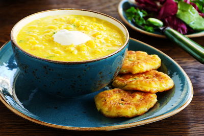 סיני סמיך וטעים. מרק תירס וג'ינג'ר