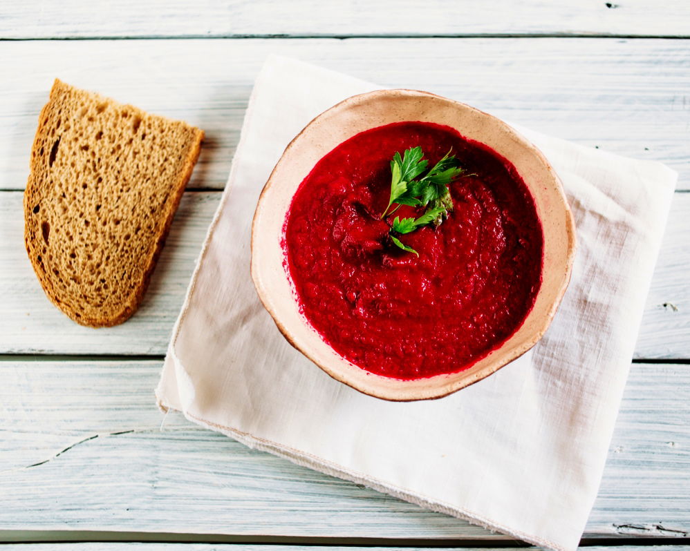 מרק סלק וגזר עשיר ופוטוגני