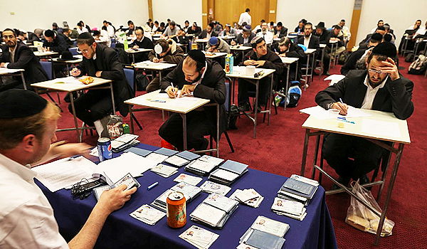 מבחנים לרבנות. אילוסטרציה. למצולמים אין קשר לנאמר בכתבה