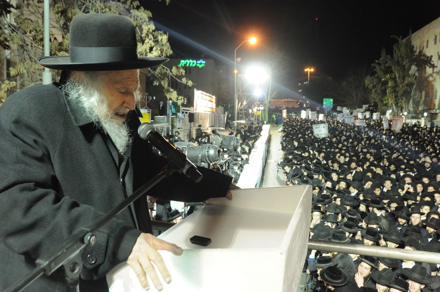 הגר"י קלמנוביץ נגד גדולי ישראל: "בעלי תוארים מנופחים"