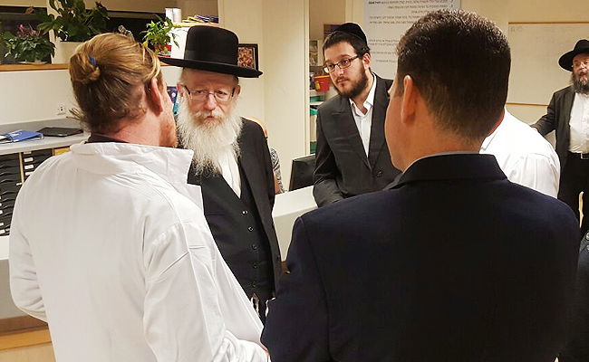 "הרופאים מעריכים שראש ישיבת פוניבז' לא יזדקק לניתוח"