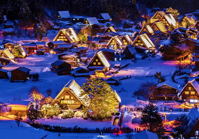 גגות עצומים. שירקאווה-גו, יפן