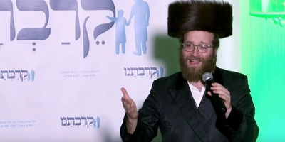 Yoely Lebowitz Sings at Keiravtuni Convention