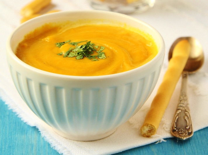 מרק גזר צלוי בטעם עשיר