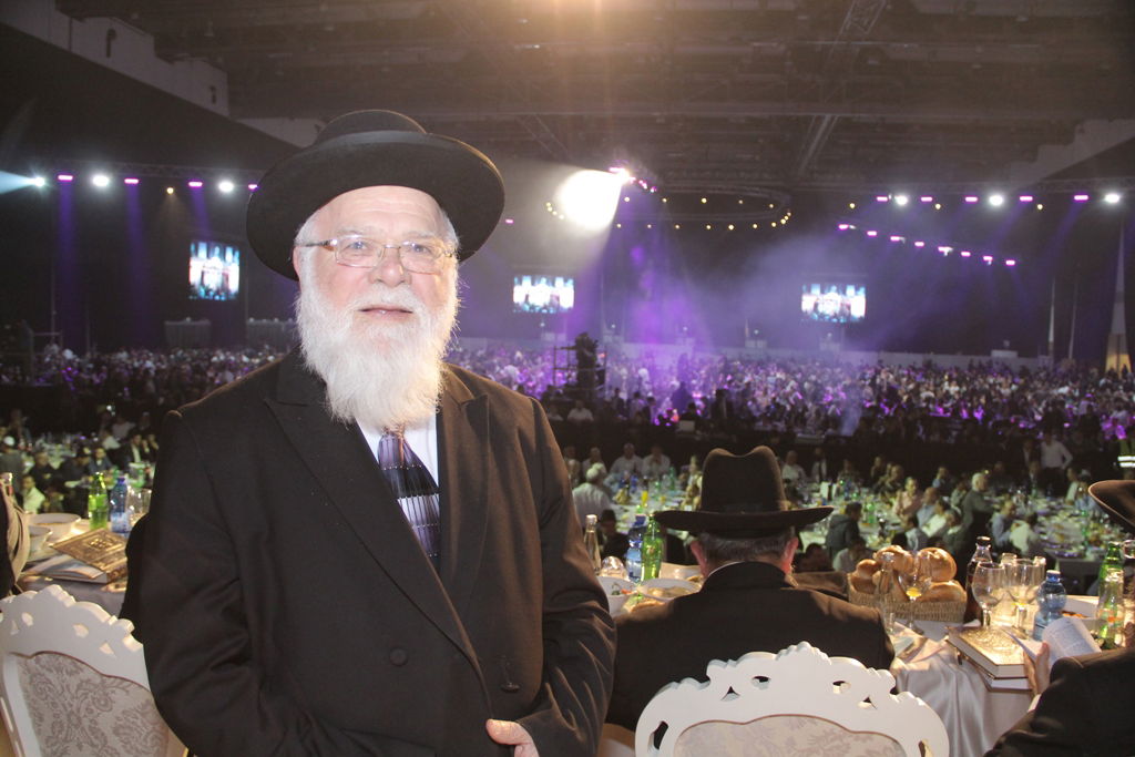 101 אלף שקל על טליתו של הגר"מ מזוז; 60 אלף שקל עבור ביקור