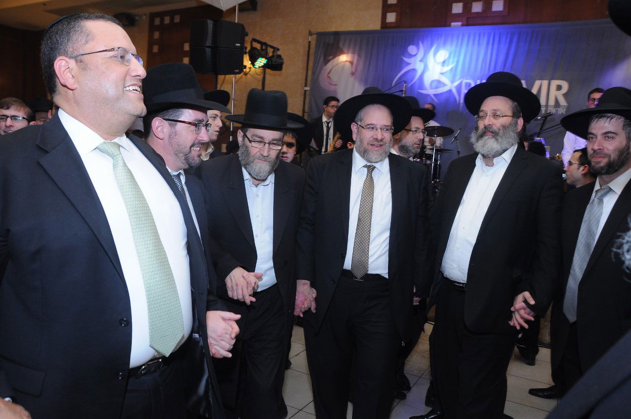 כל המי ומי בחתונת בתו של ישראל קלרמן. צפו