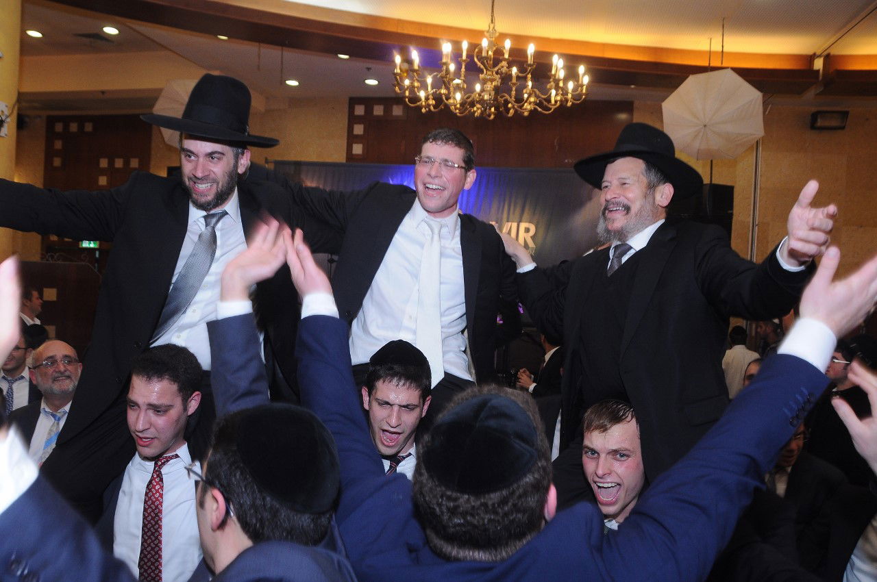 כל המי ומי בחתונת בתו של ישראל קלרמן. צפו