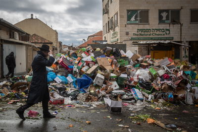 הררי האשפה בירושלים, הבוקר