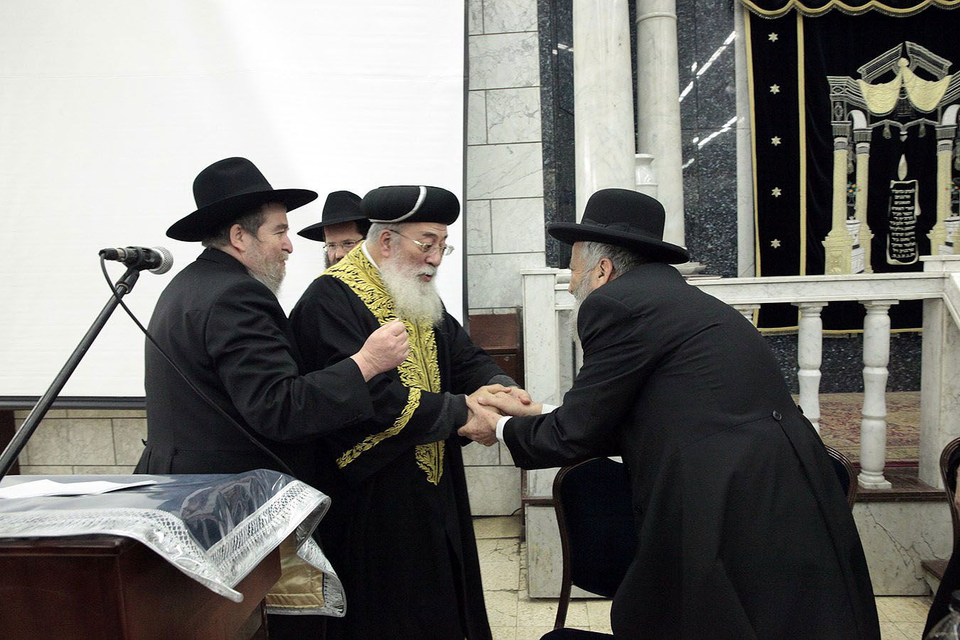 שנה לפטירת רבו של כפר חב"ד הגרמ"ש אשכנזי זצ"ל • גלריה