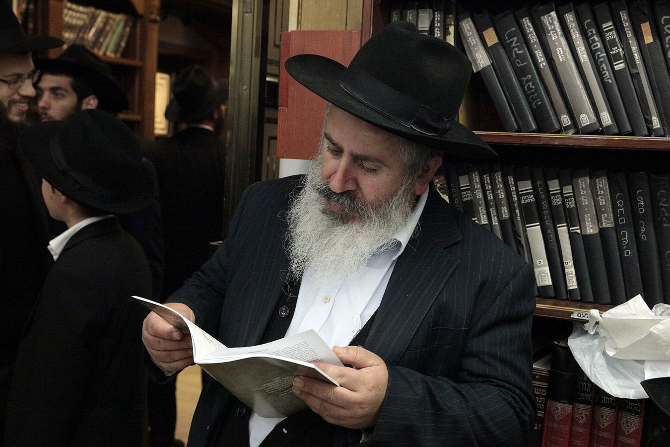 שנה לפטירת רבו של כפר חב"ד הגרמ"ש אשכנזי זצ"ל • גלריה