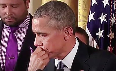 כשנשיא ארה"ב ברק אובמה בכה בשידור חי