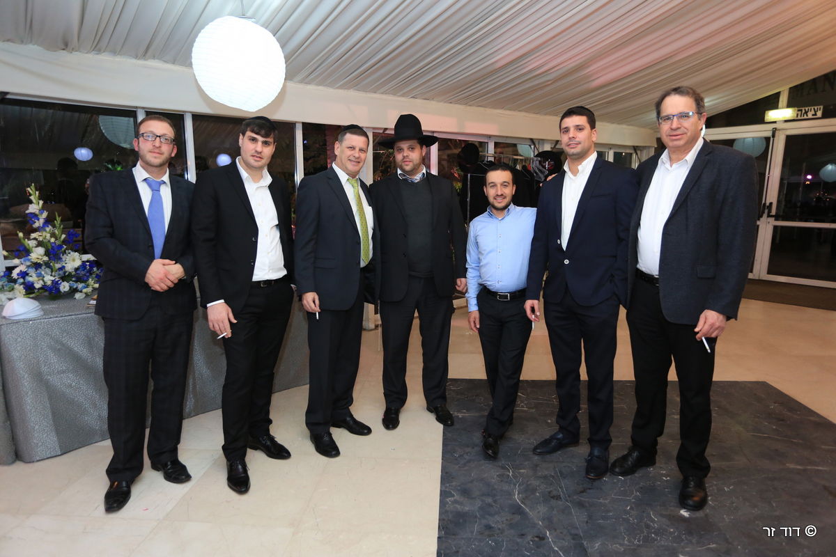 מזכיר בד"צ שארית ישראל ברמץ את בנו • צפו