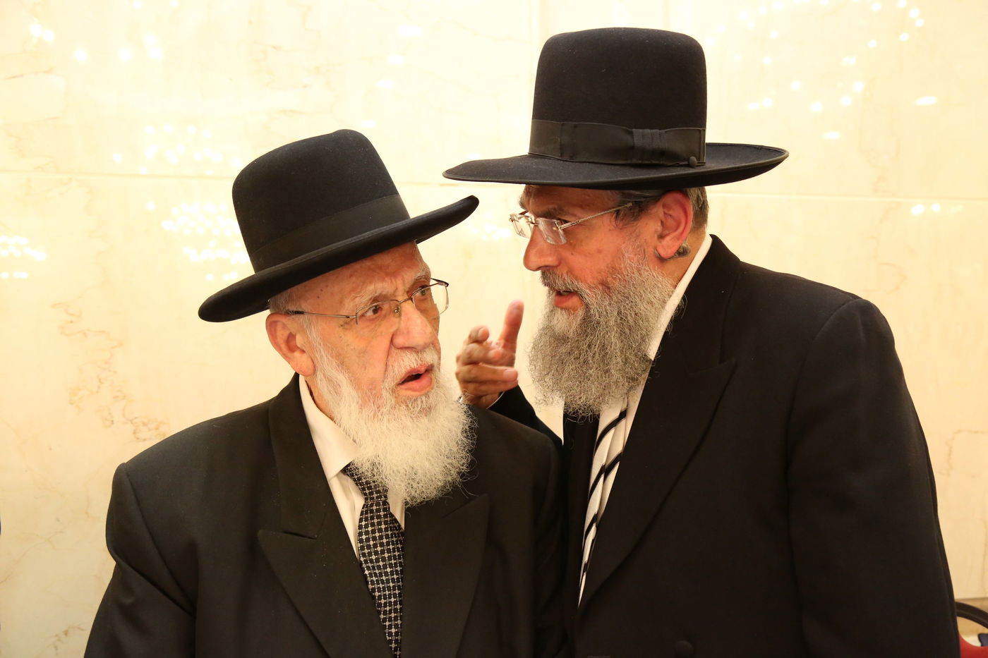 חתונת נכדת נשיא מועצת חכמי התורה באולמי בעלזא