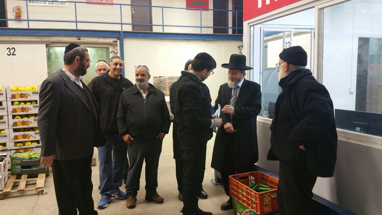 הרב אברמובסקי במהלך הביקור