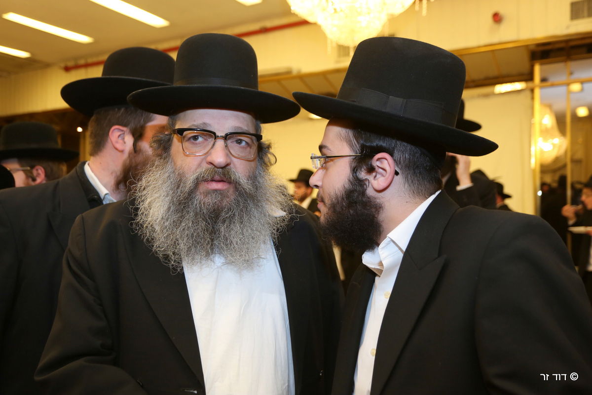 צפו: שמחת האירוסין של נכד מרן הגר״ח קנייבסקי