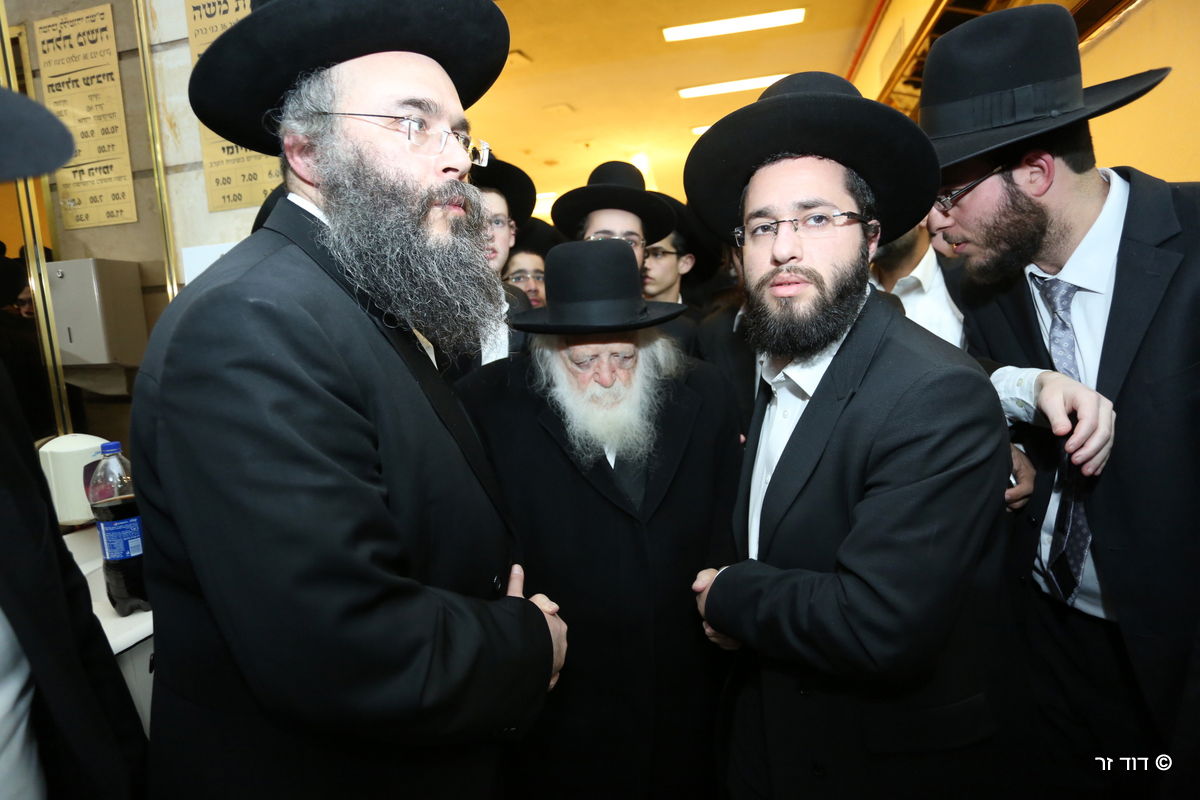 צפו: שמחת האירוסין של נכד מרן הגר״ח קנייבסקי