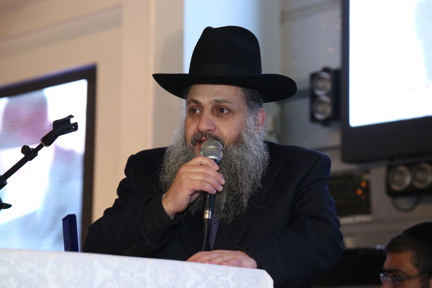 מאות השתתפו בהילולא לציון עשור להסתלקות הרב כדורי