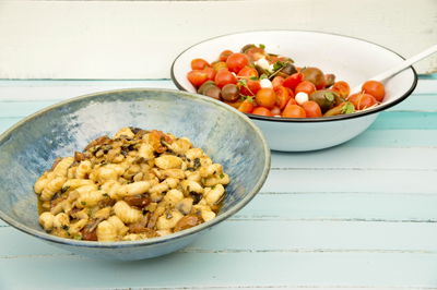 ניוקי ברוטב שמנת עם ערמונים ופטריות