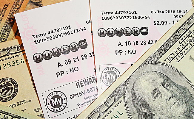 צפו בטירוף הפאוורבול: אלפים ממתינים בתור לכרטיס