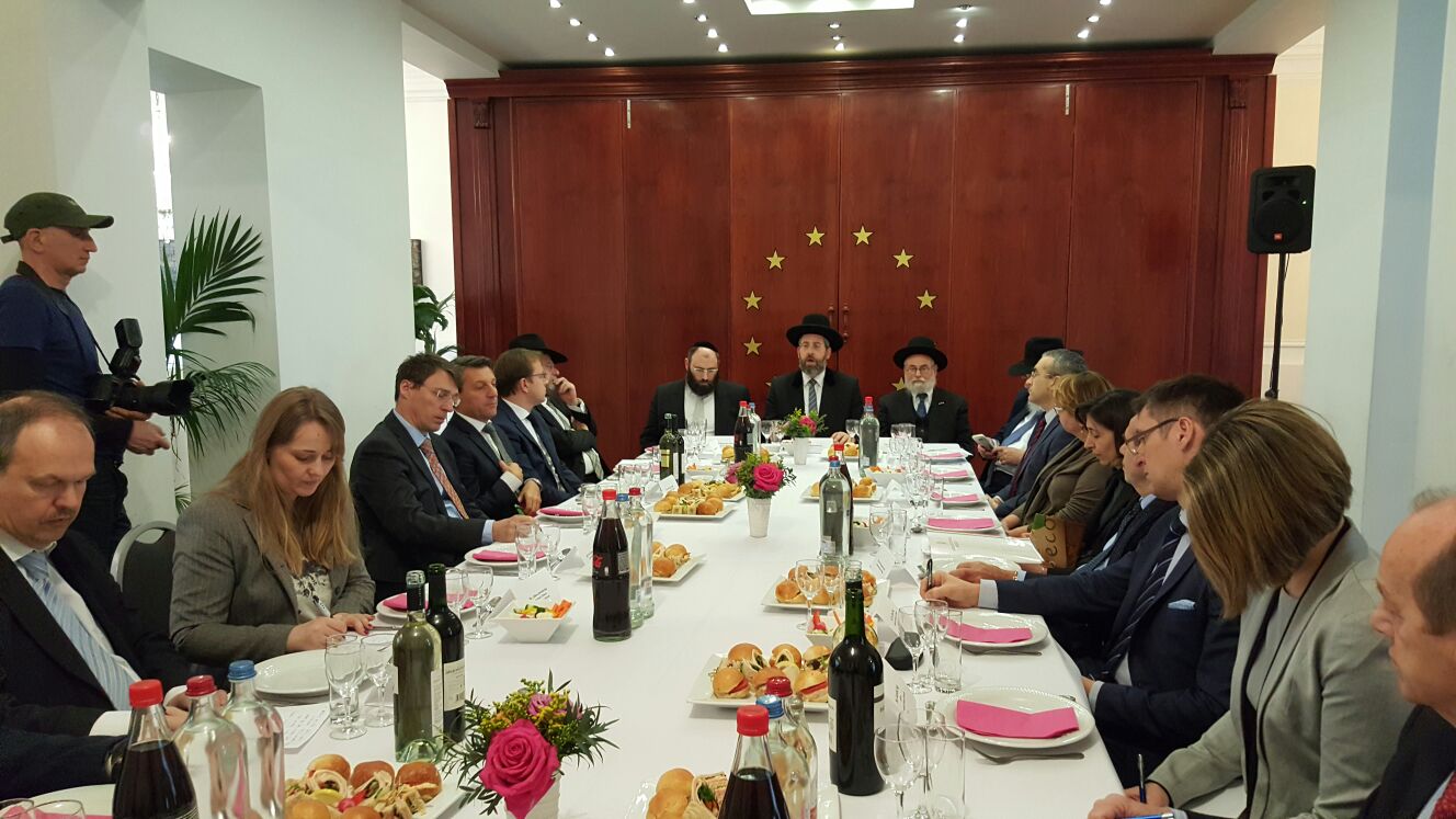 הרב לאו לנשיא האיחוד האירופי: דאג לביטחון היהודים