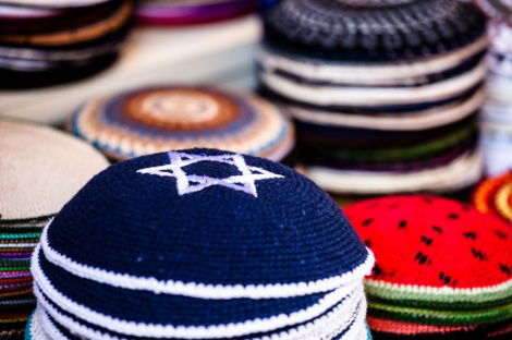 רבה של צרפת:  "הסתרת הכיפה - פרס לאנטישמיים"