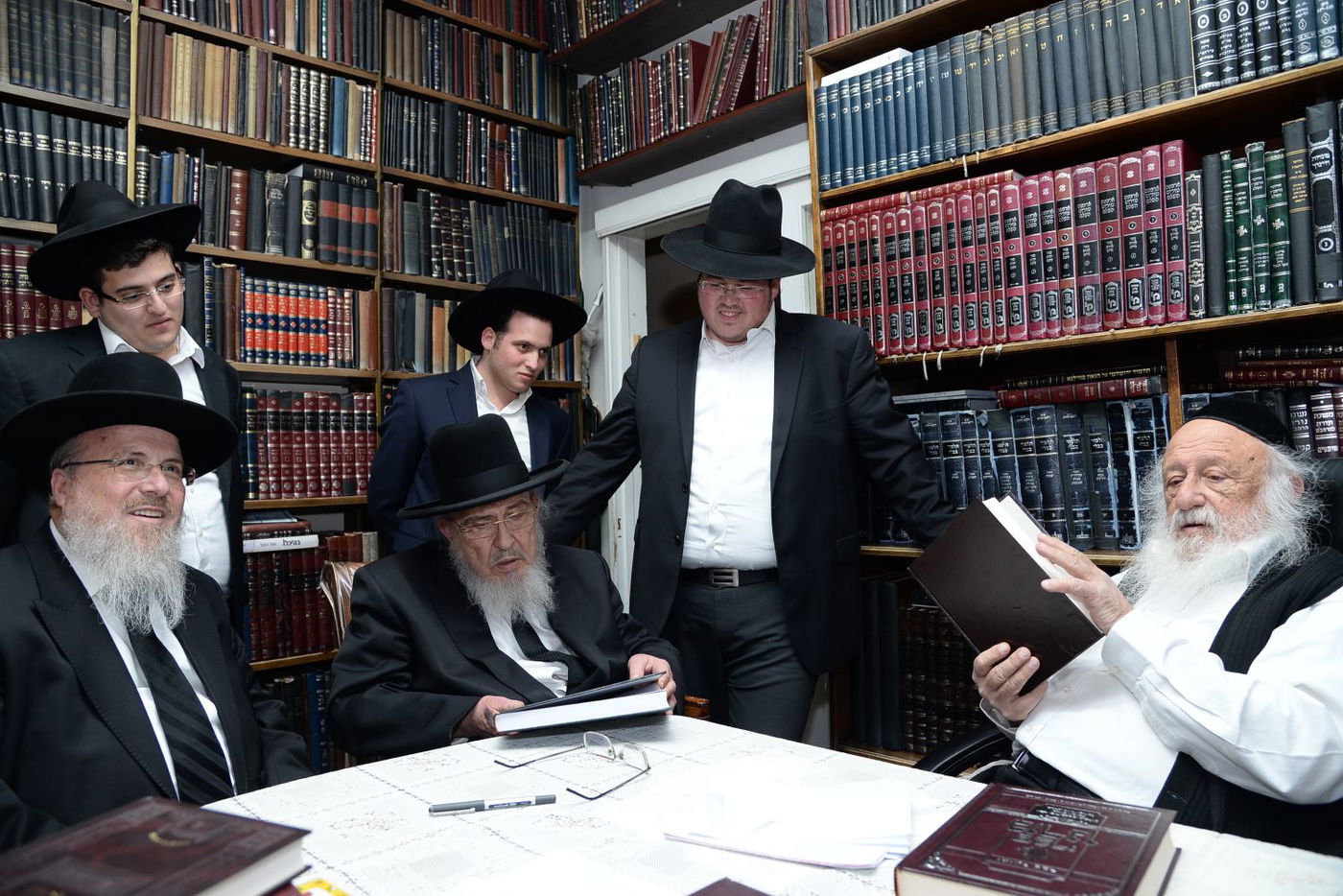 הגרב"מ אזרחי בביקור אצל גדולי ישראל • גלריה