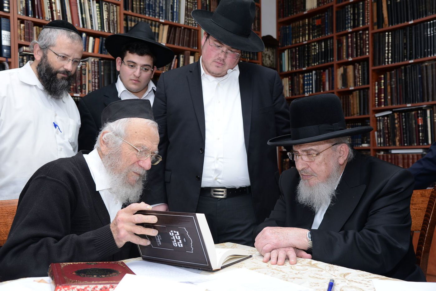 הגרב"מ אזרחי בביקור אצל גדולי ישראל • גלריה