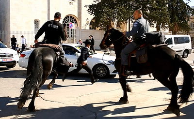 ההפגנה, השירה, העימותים והמעצרים • צפו בווידאו