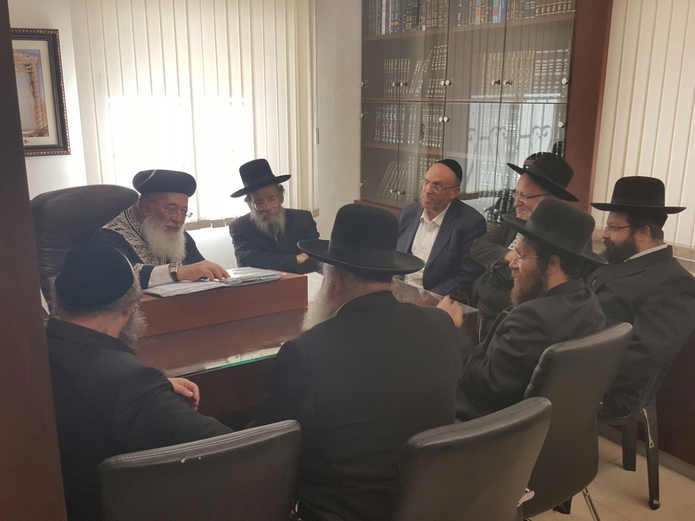 חברי הוועדה למען השבת עם הראשל"צ הגר"ש עמאר, היום