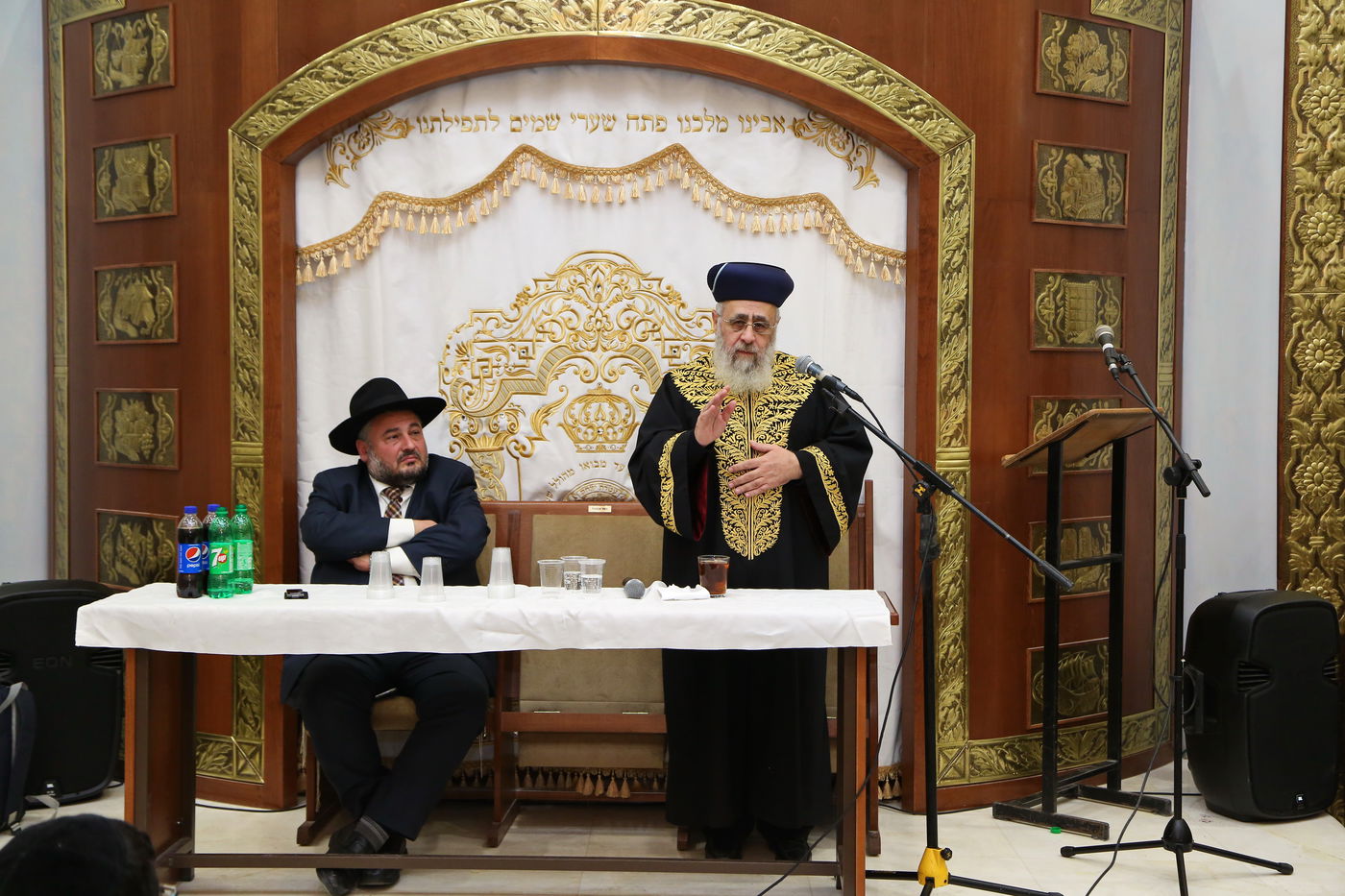 אזכרה לנכד משה אבוטבול; הגר"ר אלבז: "אייפון - ירייה במח"