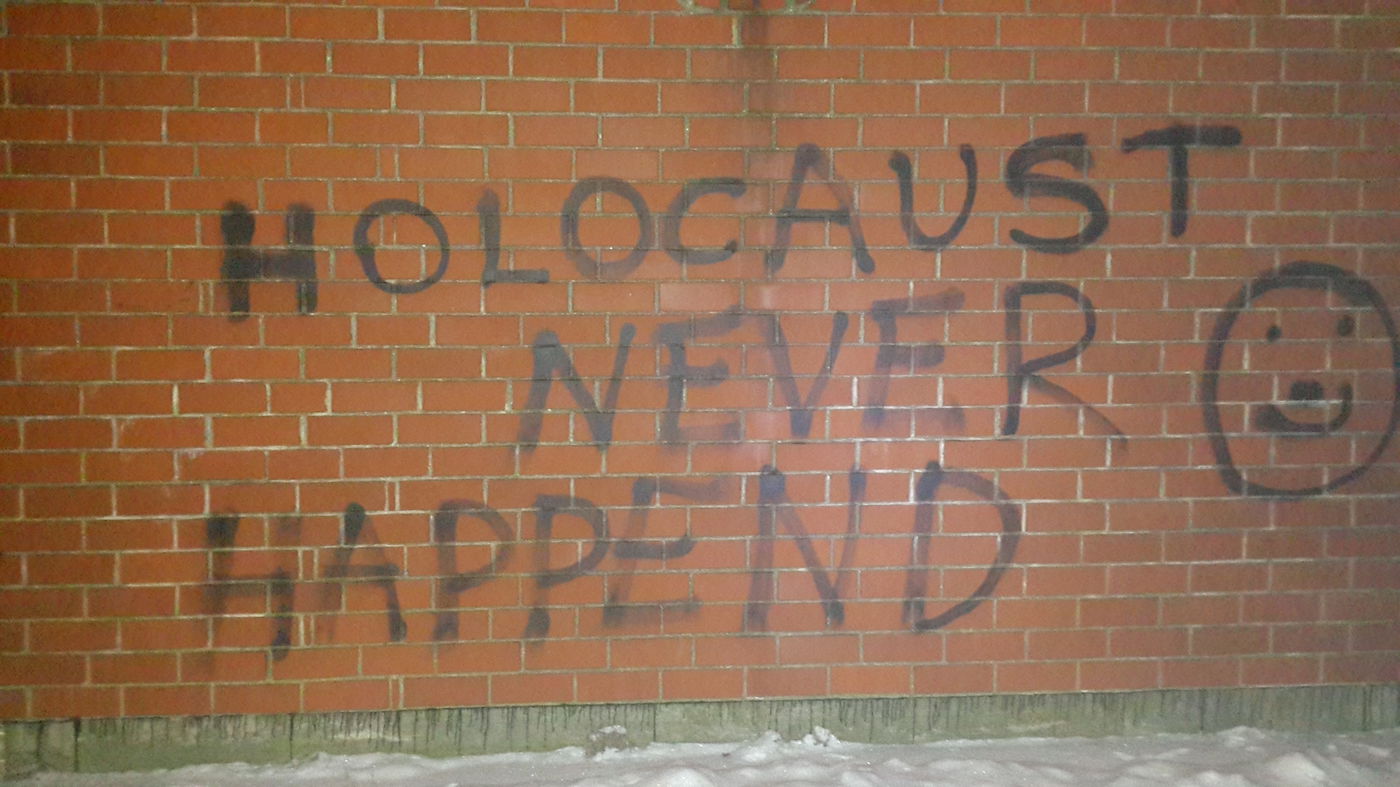 זעזוע בפולין: "היטלר צדק" ו"דאעש היינו פה" על קברי צדיקים