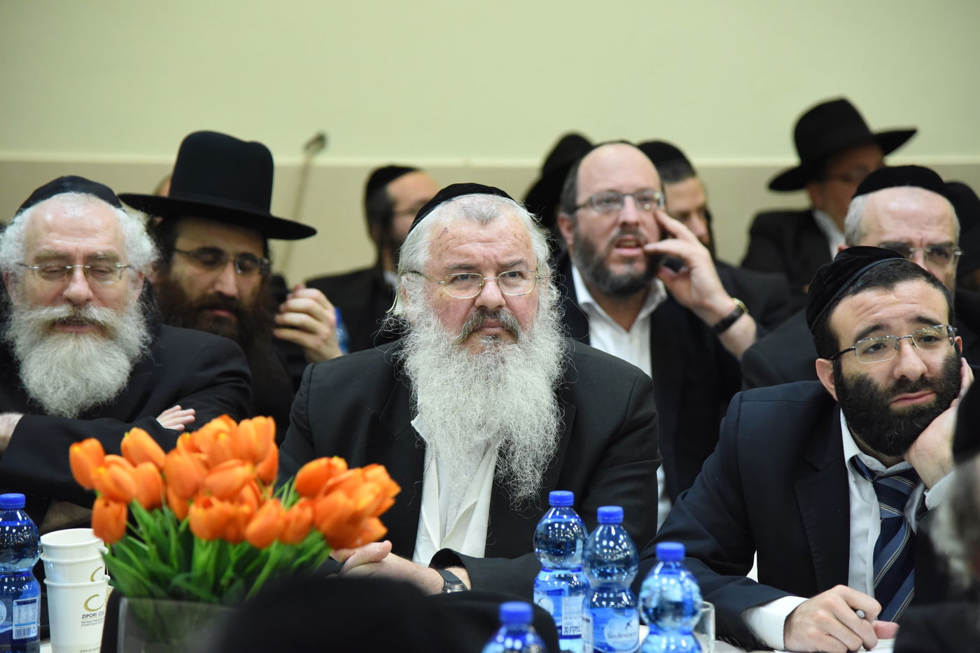 מרתק: שו"ת בענייני חינוך ילדים עם האדמו"ר מצאנז