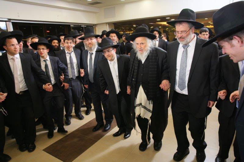 נתי גרוסמן חיתן בת לצלילי "בשלטון הכופרים" • תיעוד