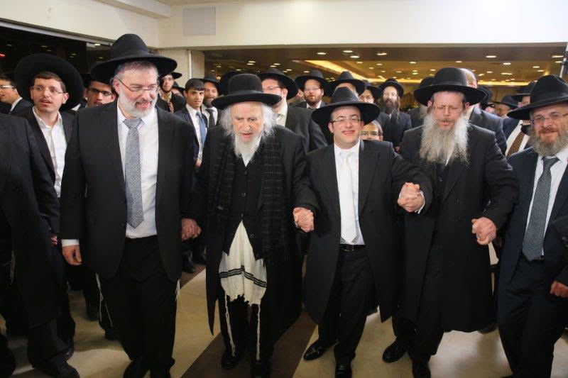 נתי גרוסמן חיתן בת לצלילי "בשלטון הכופרים" • תיעוד