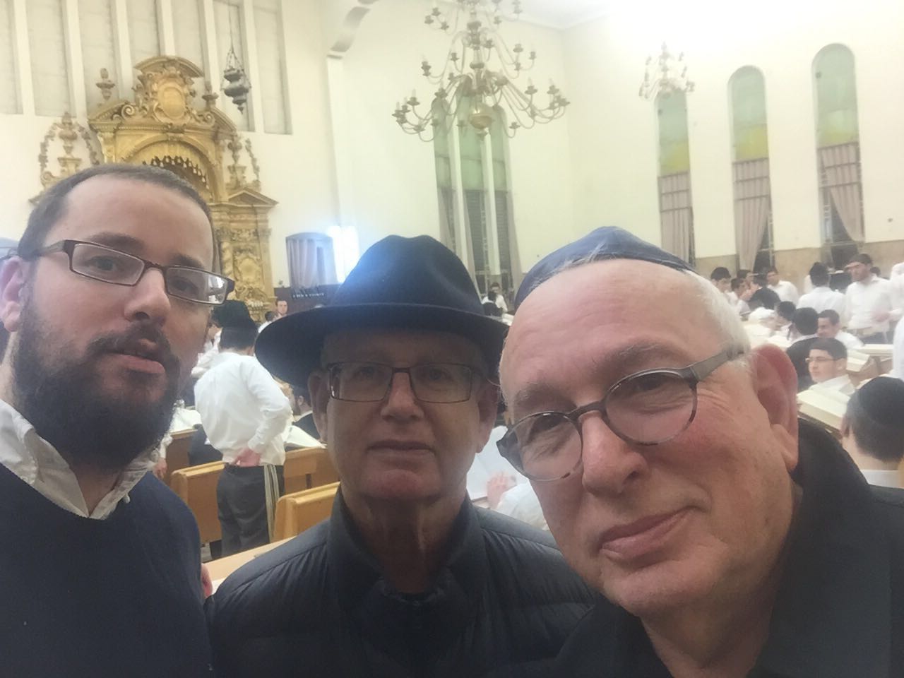 תיעוד: ירון לונדון סייר בבני ברק והתרגש