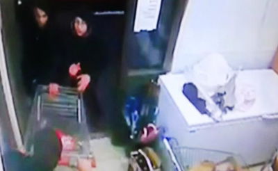 בפתח המכולת: אזרח בלם את המחבלים בעזרת עגלת קניות