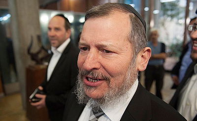 לופוליאנסקי, בתקופתו מרכולים פתחו את שעריהם בשבת