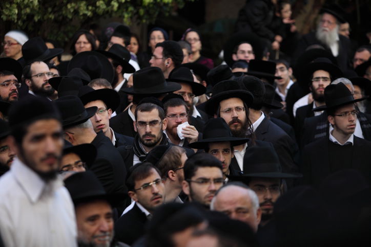 לזכר קדושי הפיגוע בהיפר כשר:  "הועד העולמי" יעניק שני ספרי תורה לקהילה היהודית בצרפת