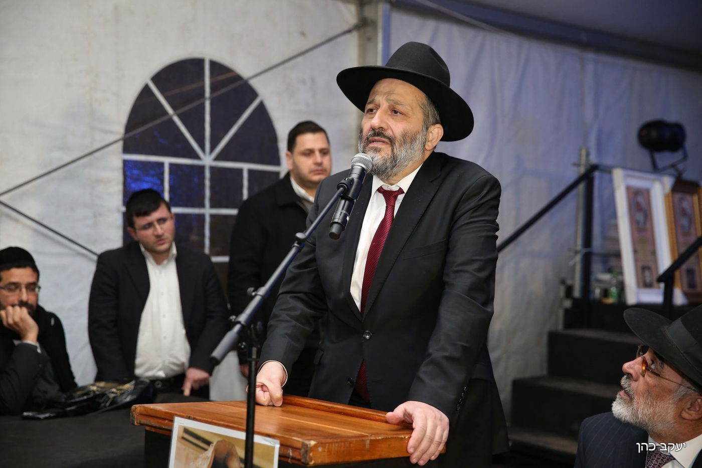 דרעי בהילולת המורא"ש ביבנאל: "קירב וחיזק אותי בשעות הקשות. נתן גיבוי באומץ"