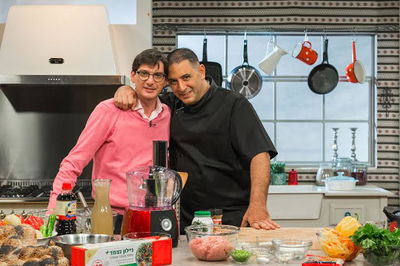 צפו: אבי לוי ואיציק סודרי במטבח כיכר השבת